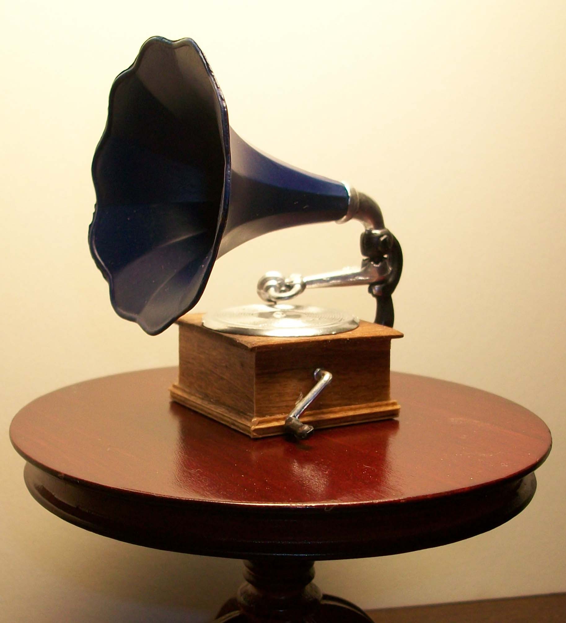 Самая первая аудиозапись. Фонограф Томаса Эдисона. Фонограф Виктрола. Фонограф 1877 года. Grammofon Victrola.