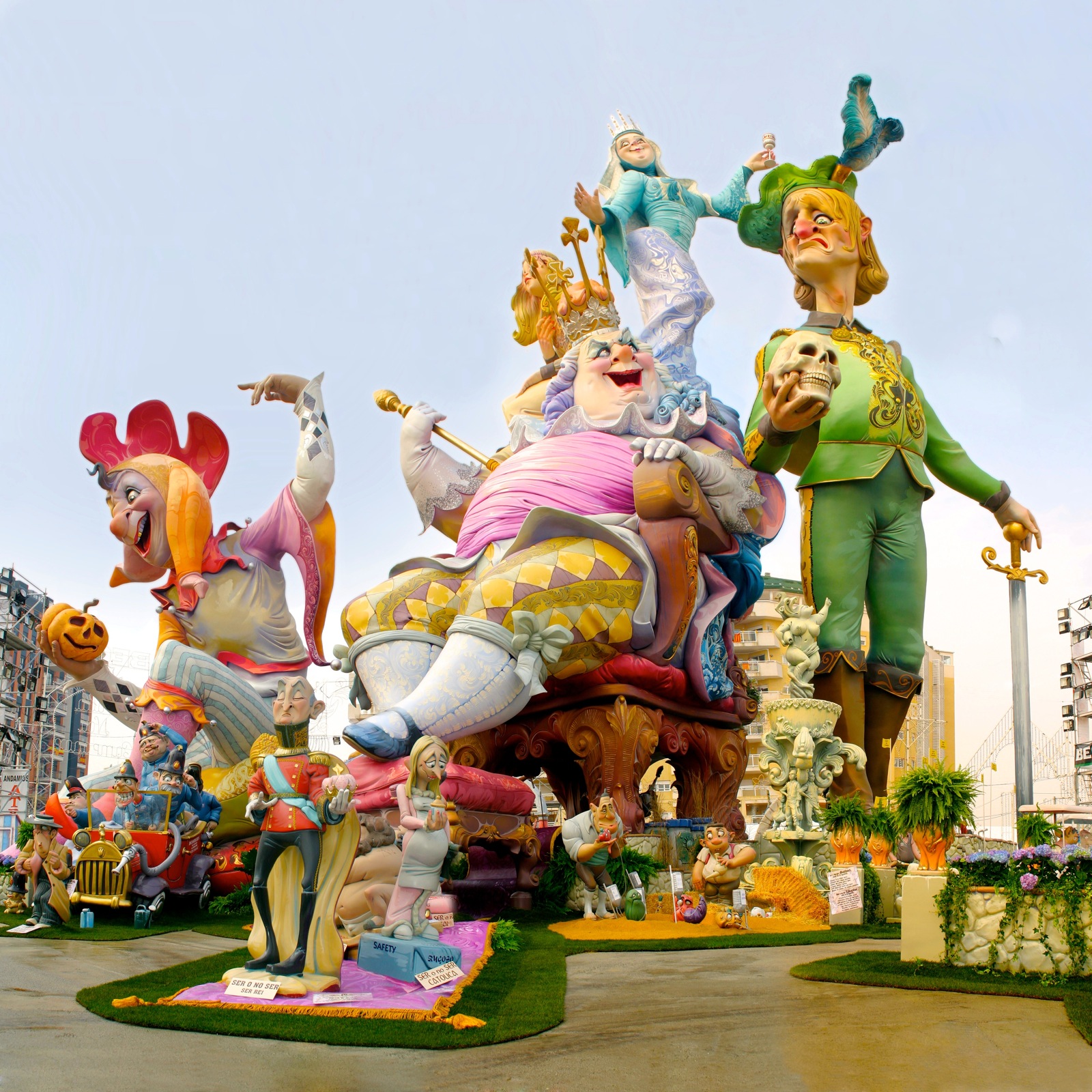 Las fallas. Лас Фальяс Валенсия. Валенсия фестиваль Лас Фальяс. Фальяс в Испании. Las Fallas праздник в Испании.