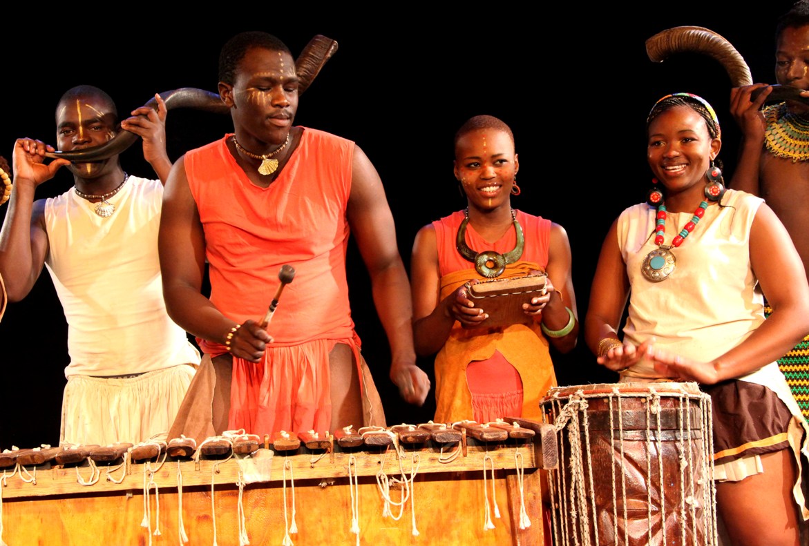 Современная африканская музыка. Африканские музыканты. Музыкальные инструменты Африки. Африканский музыкальные. Африка музыкант.