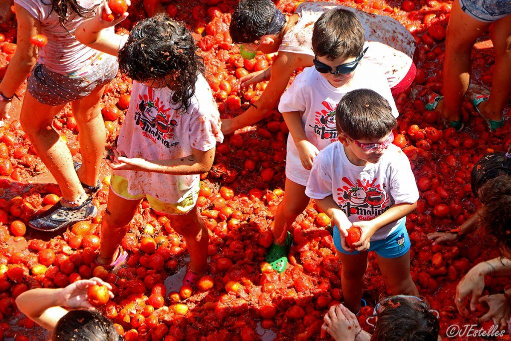 Томатина. Фестиваль ла Томатина (Испания). Битва помидорами (la Tomatina). Праздник Томатина в Испании.