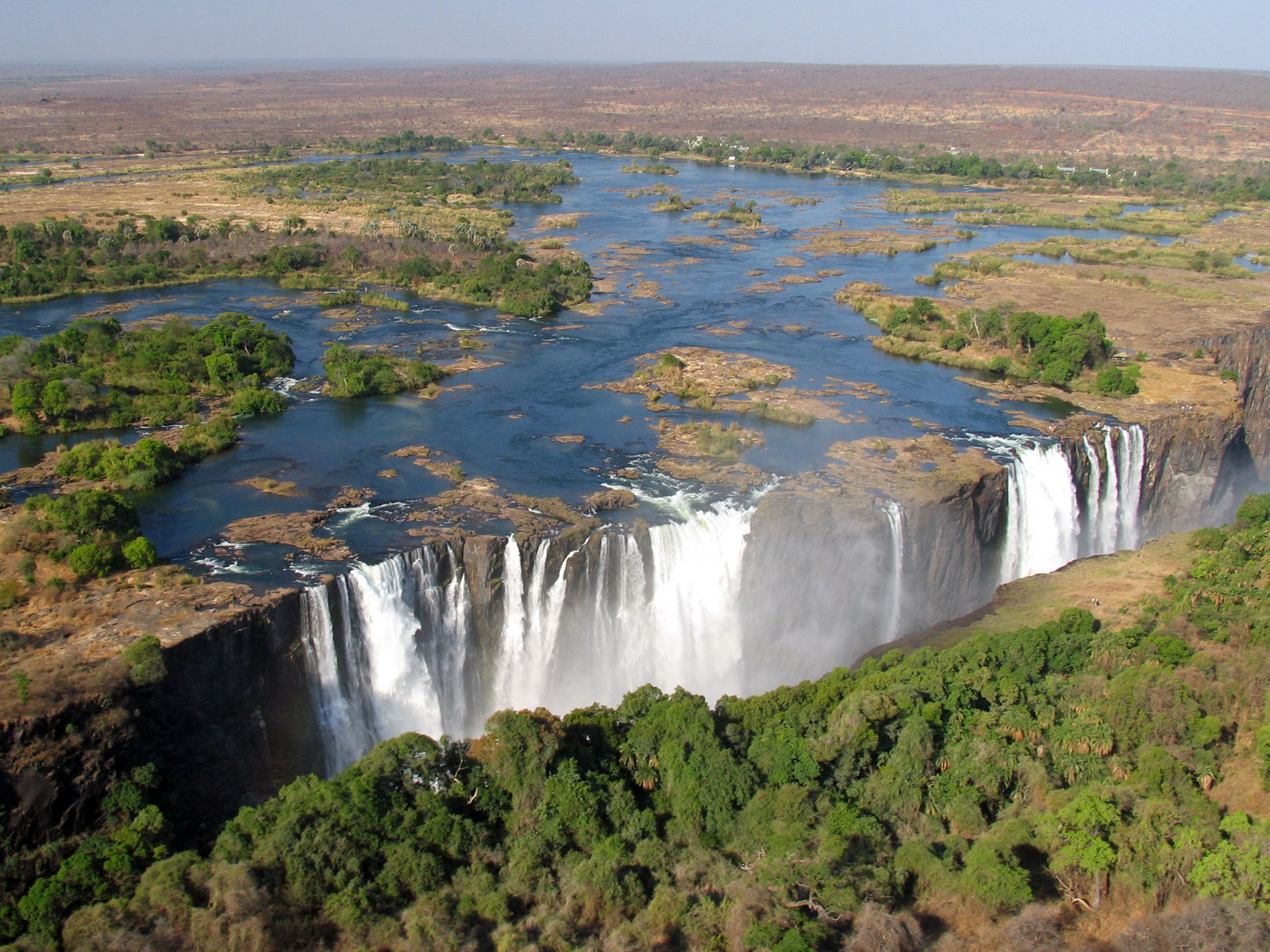 Национальный парк каким названием есть в африке. Хараре Зимбабве. Зимбабве столица.