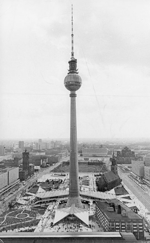 Fernsehturm at emaze Presentation