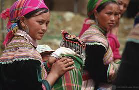 Hmong at emaze Presentation