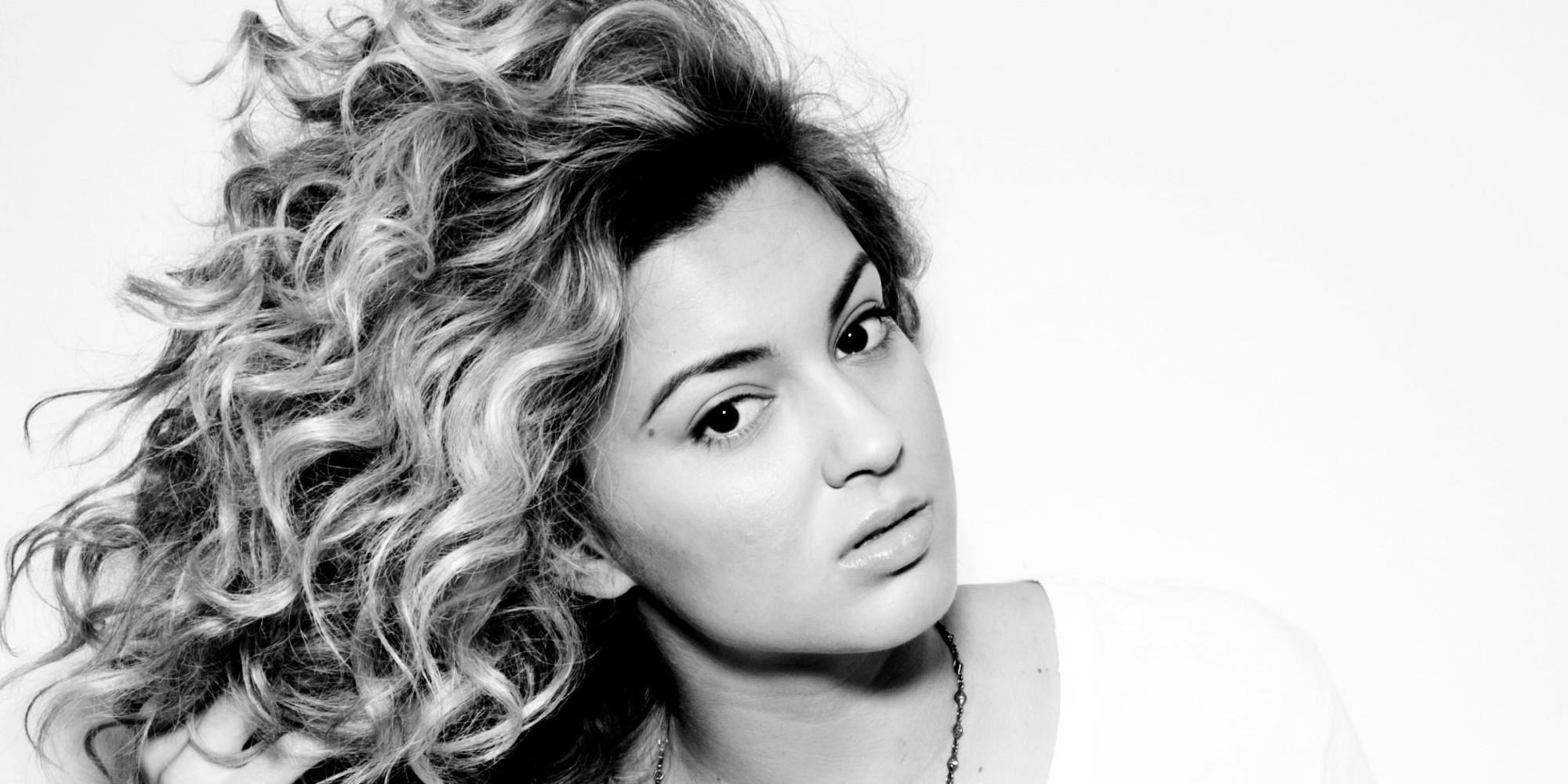 Тори значение. Тори Келли. Тори Келли американская певица. Tori Kelly плачет. Тори Келли зверобой.