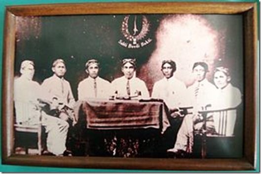 Mengamalkan Nilai Nilai Sumpah Pemu