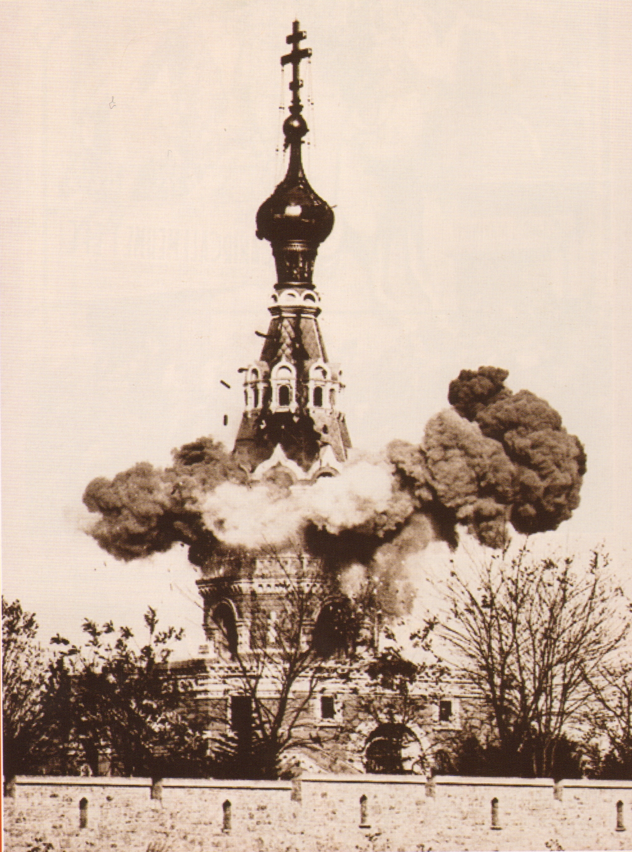 взрыв храма