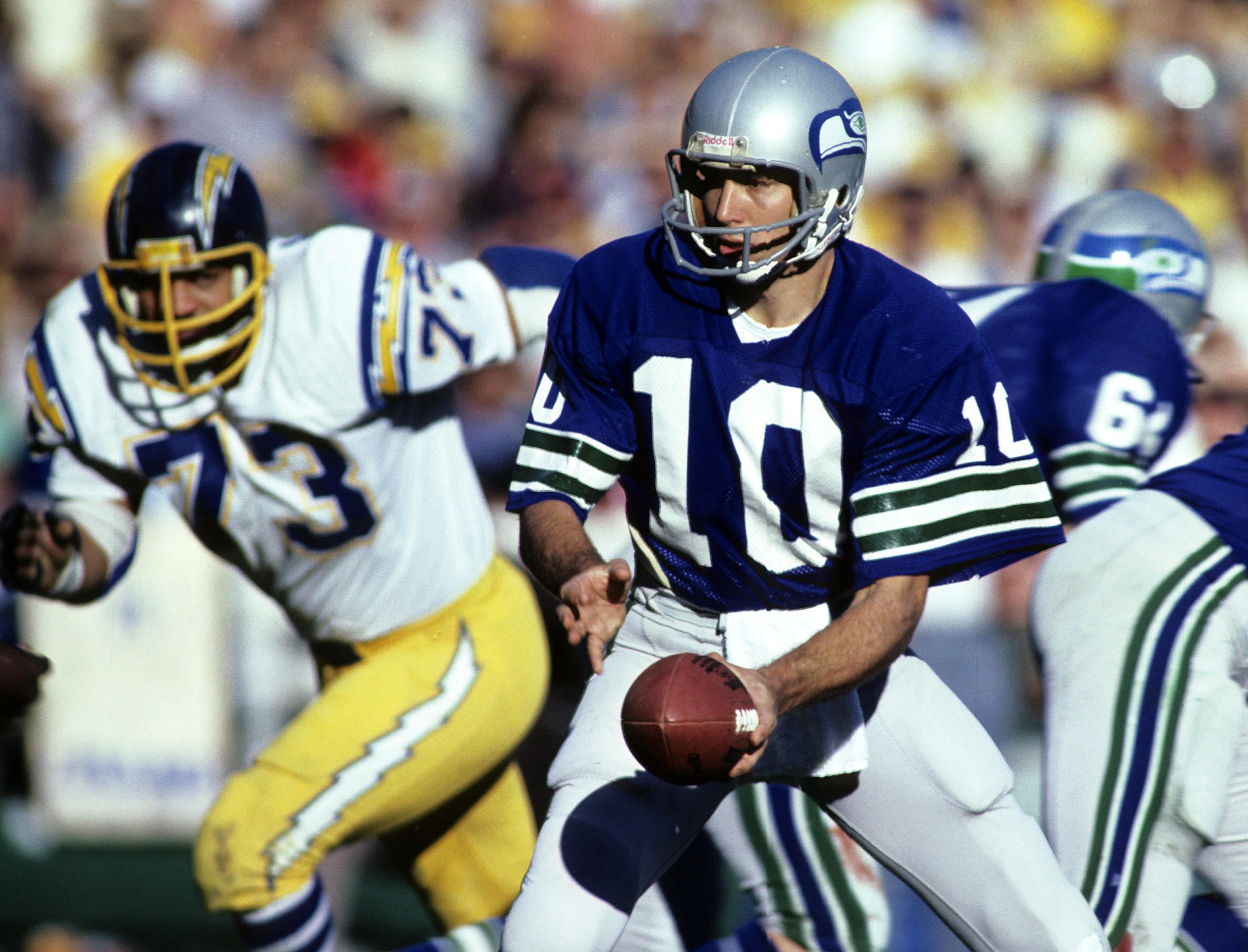 Left Handed NFL at emaze Presentation