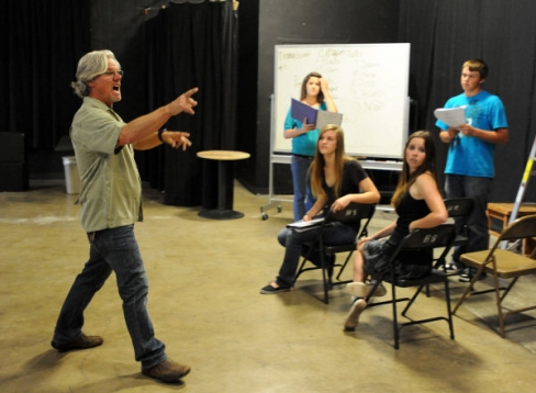 Art, Drama, and music teacher at emaze Presentation