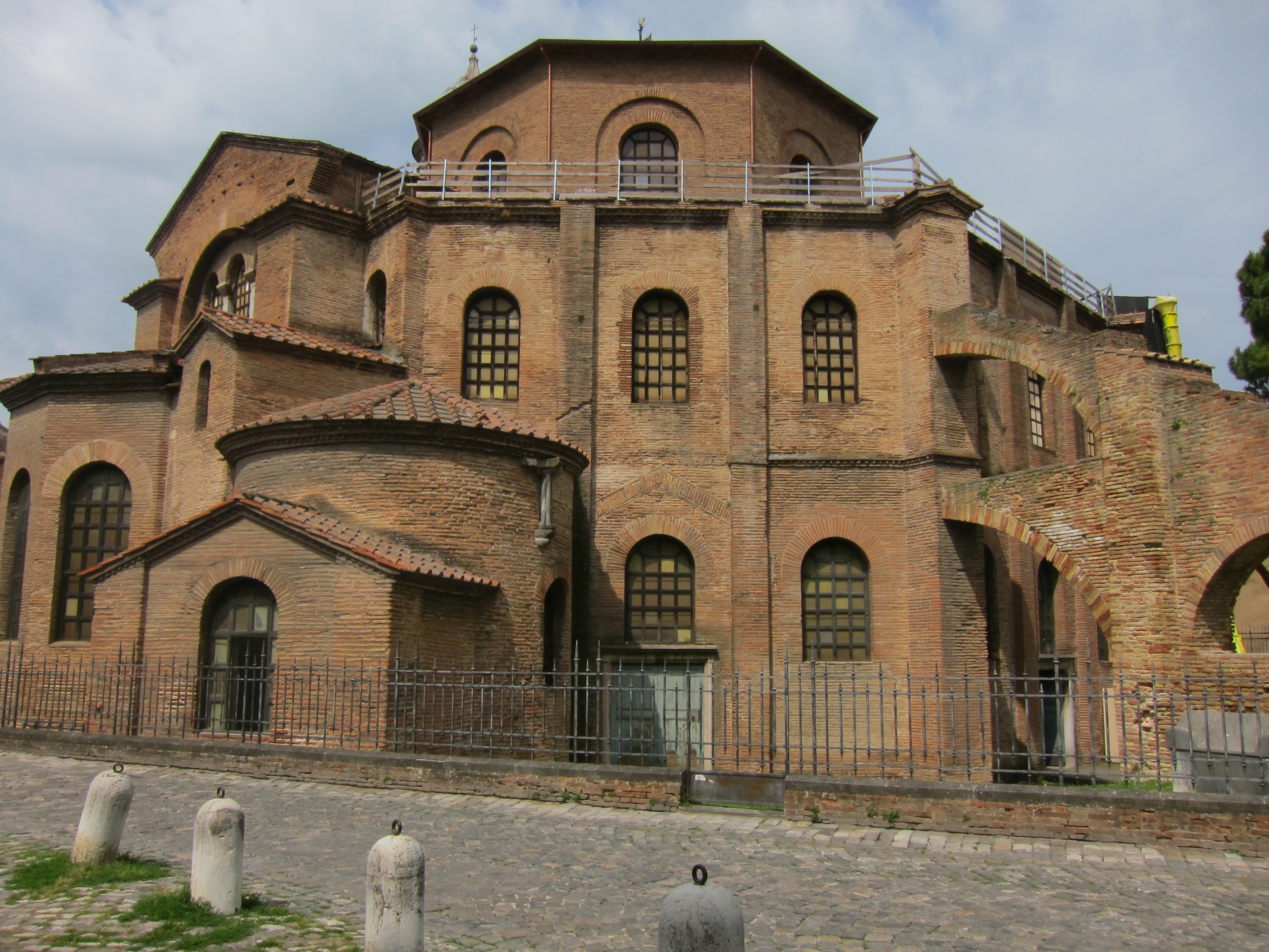 Church of san. Базилика Сан-Витале, Равенна, Италия. Храм Сан Витале в Равенне. Церковь Сан Витале в Равенне 526 547. Базилика Сан-Витале, Равенна, Италия архитектура.