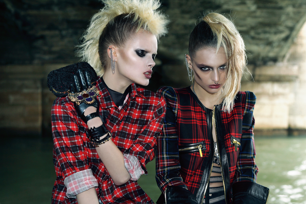 Панк гот стиль одежды. Панки зимой. Стиль панков. Вейв готик треффен. Солар панк зима.