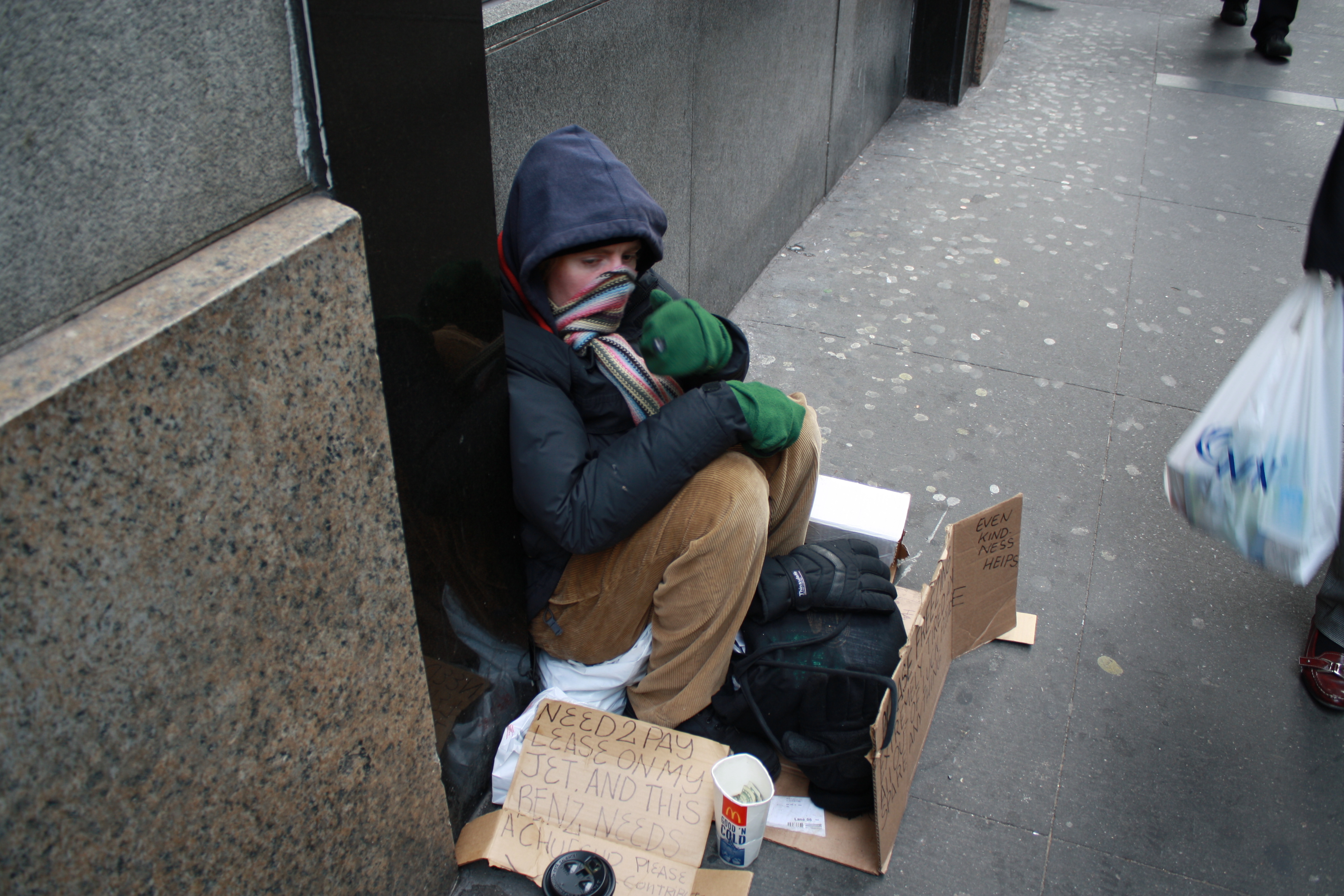 Плохие выдуманные новости 17. Begged on the Streets.