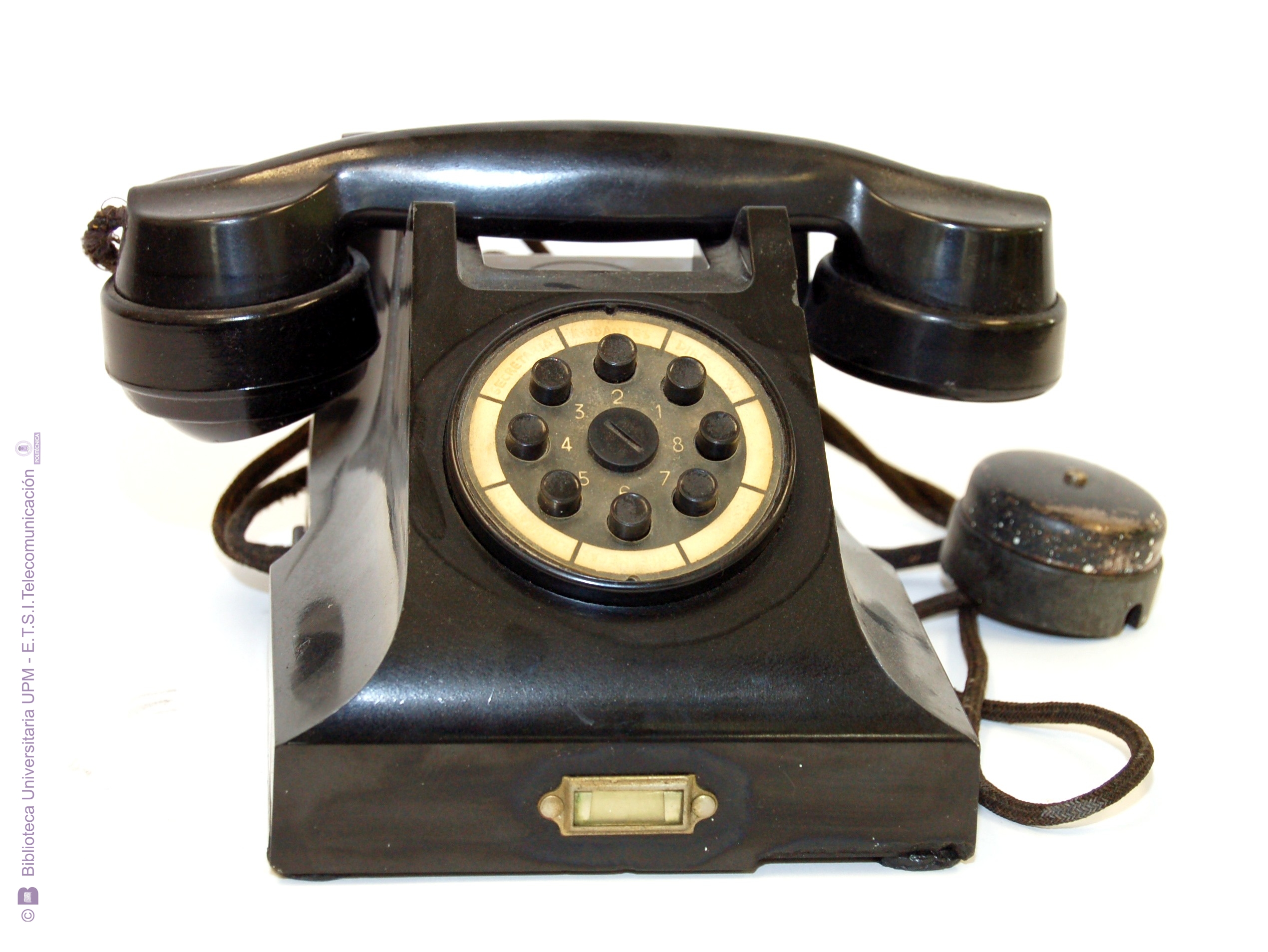 Телефоны 90 2000. Моторола 1980. Motorola 1928. Дисковые Телефонные аппараты 1896. Старинные мобильные телефоны.
