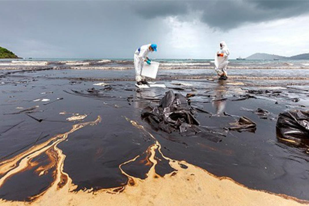 Предотвращение загрязнения. Предотвращение загрязнения моря. Нефтяные отходы в океане. Разлив нефти в Балтийском море. Загрязнение воды мусором и нефтью.