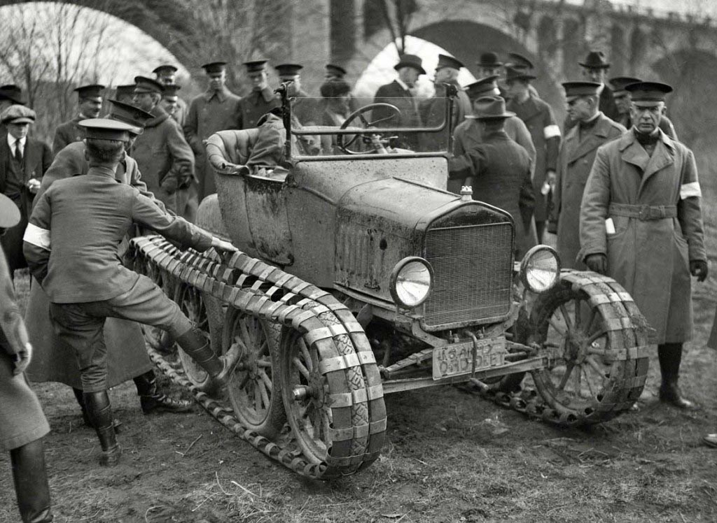 Henry Ford's Contributions to WWI at emaze Presentation