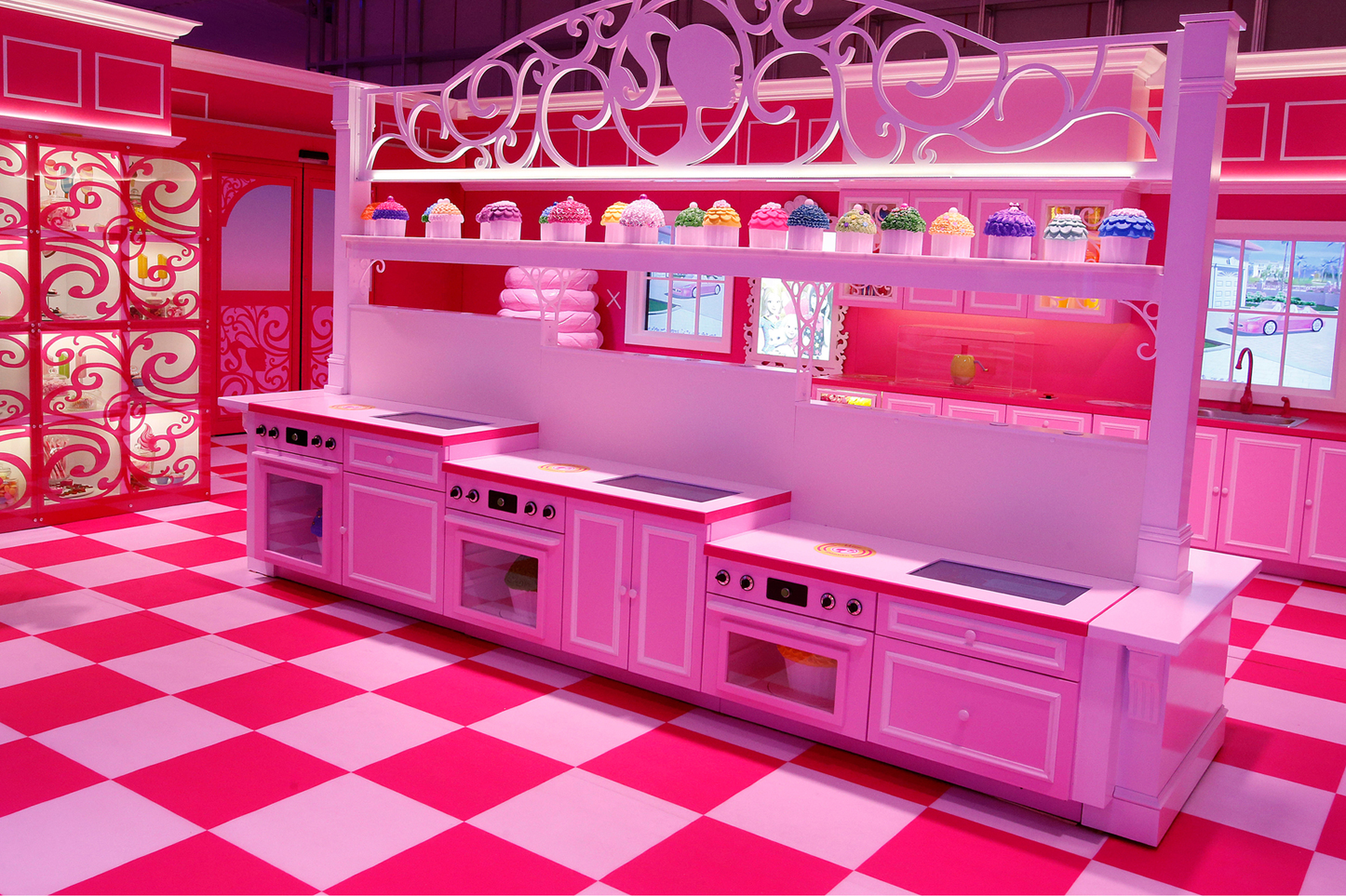 Кухня для детей в стиле Барби