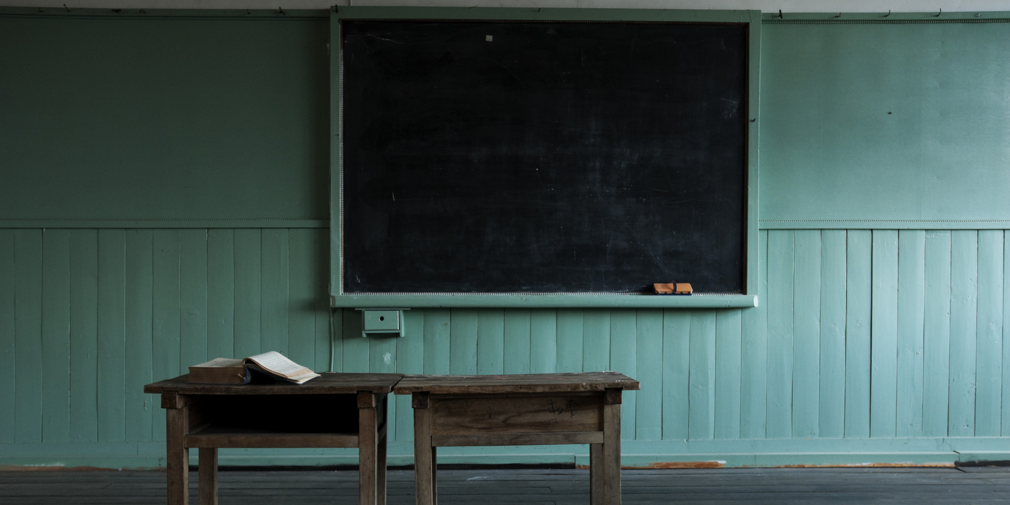 Школа класс с эффектом. Empty school class. Class empty. Современный школьный класс. Class empty.
