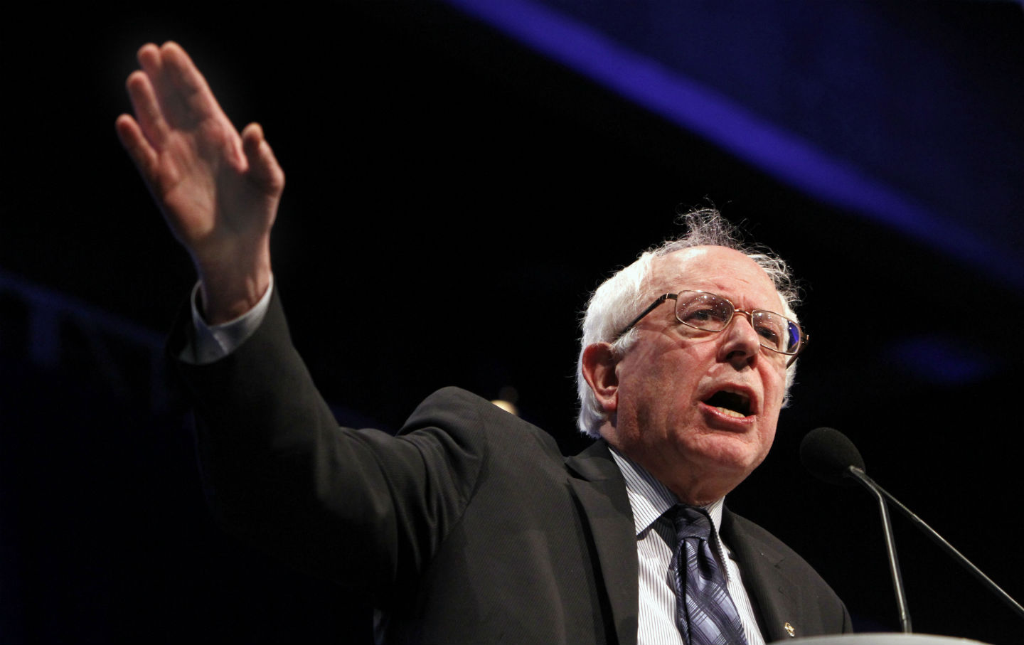 Bernie Sanders at emaze Presentation