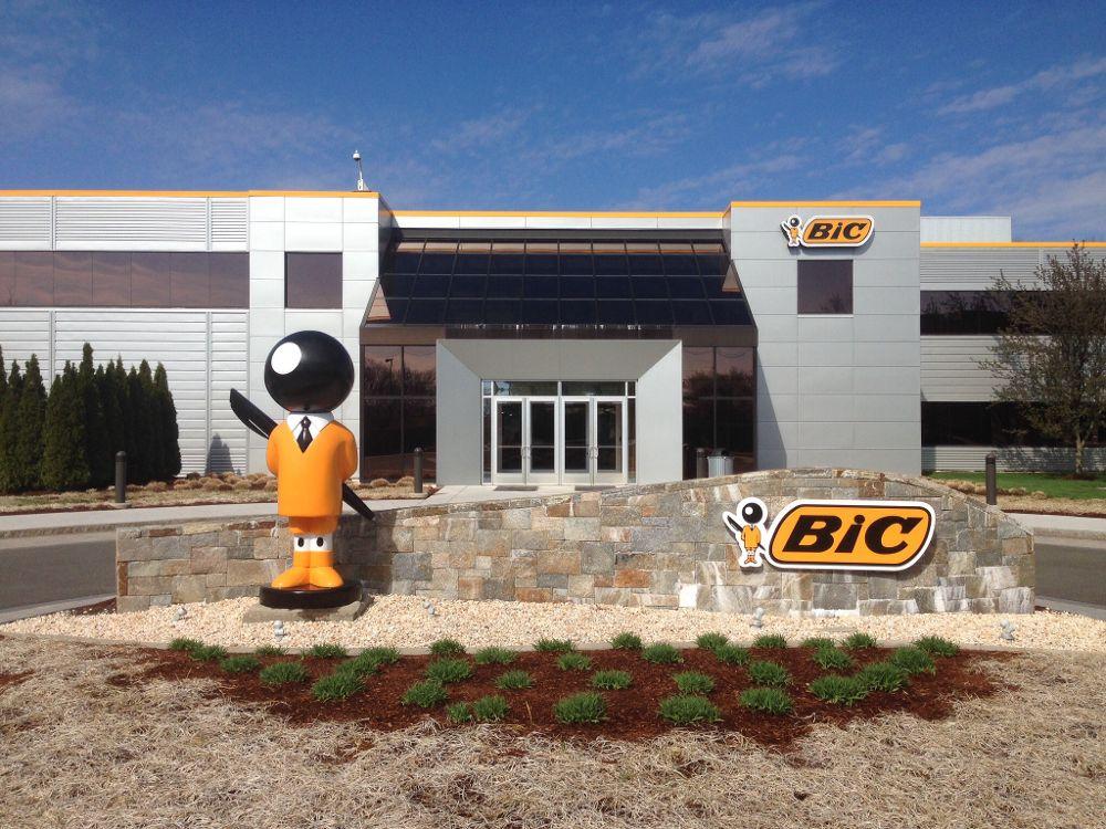 Завод bic во франции. B e c завод. Продукция bic ассортимент. Ручка биг кристалл 1. Продукция фирмы bic.