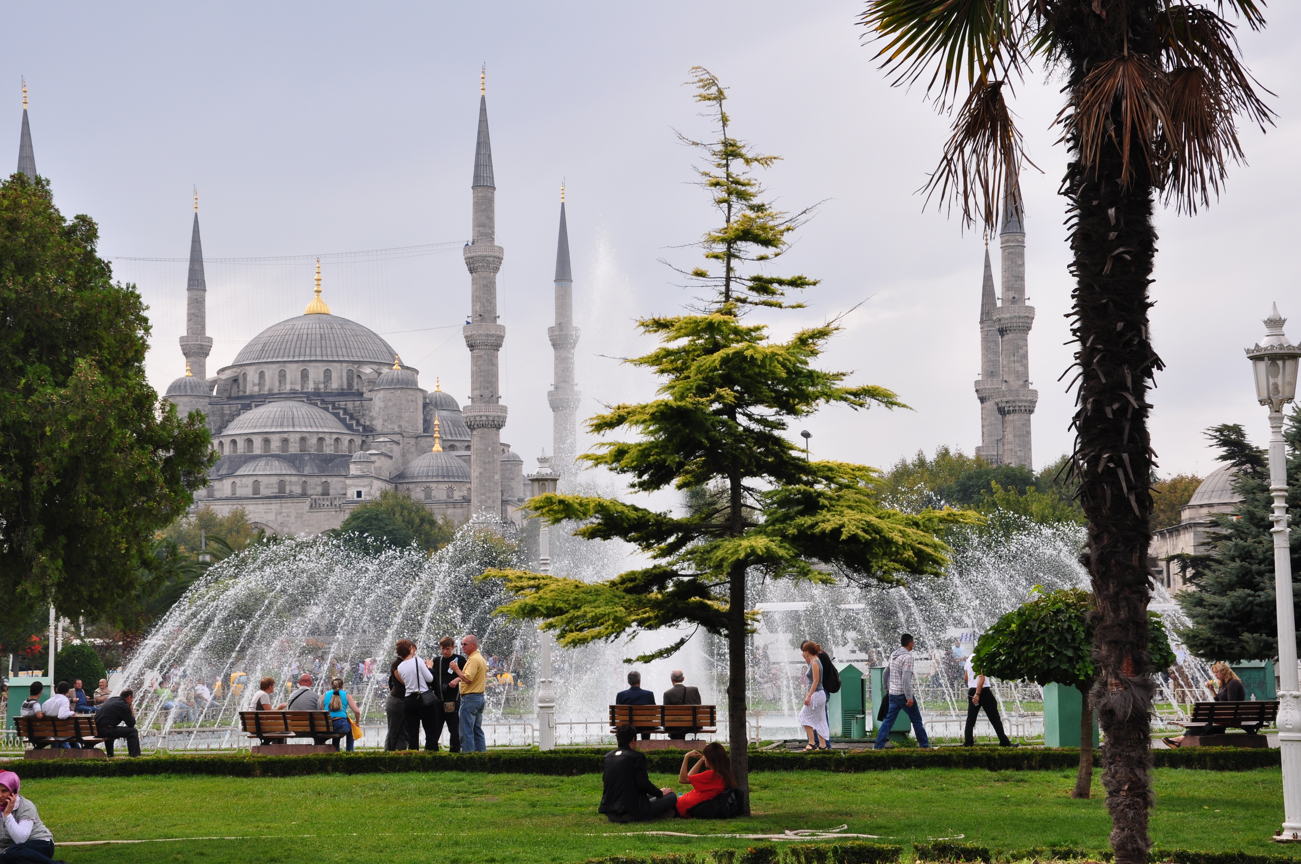 Туры в стамбул в мае. Площадь Султанахмет, Стамбул #Турция. Султанахмет (площадь). Площадь Султанахмет (Sultanahmet Meydani).