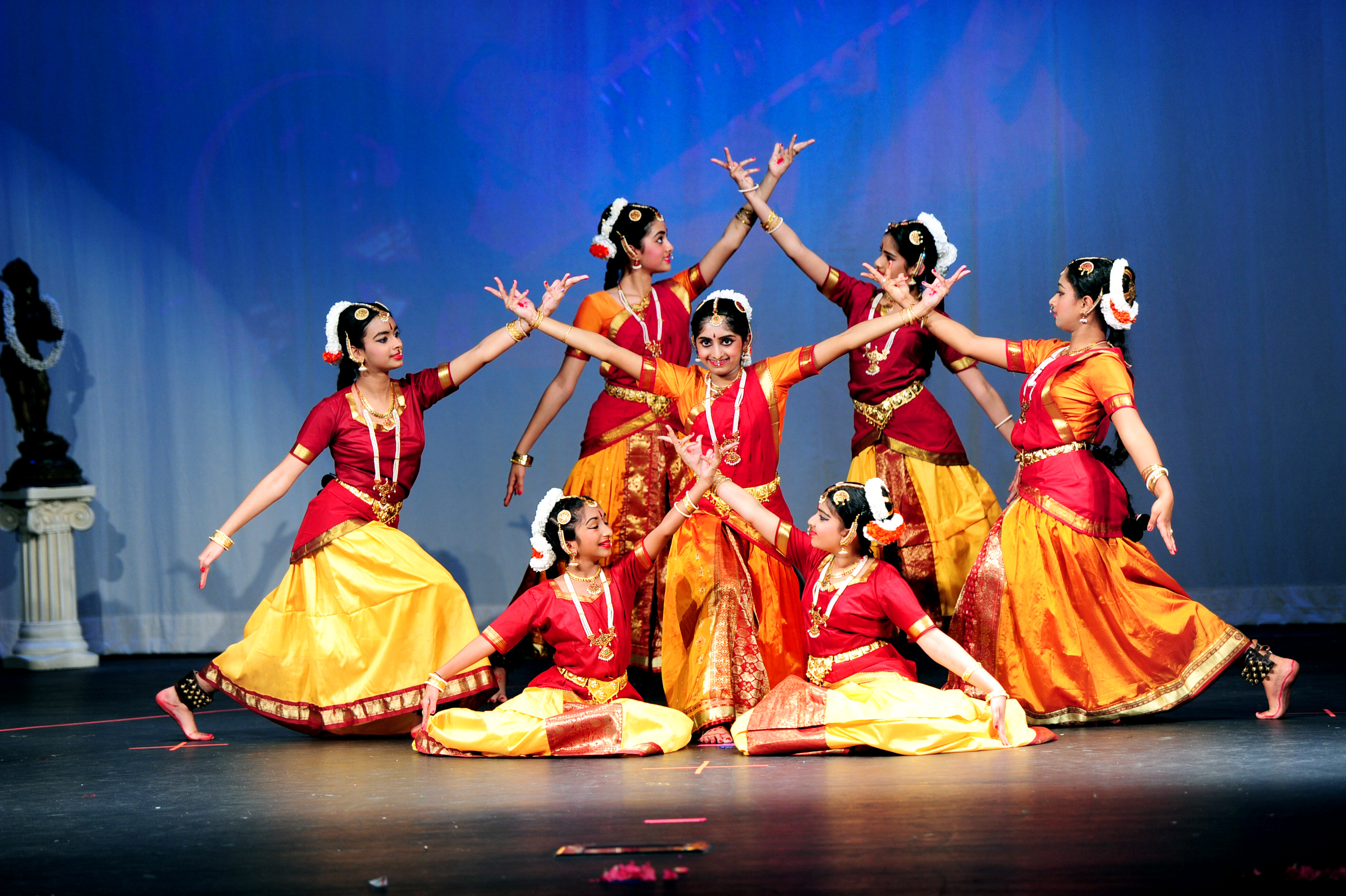Какие есть восточные народы. Культура Индии танцы Бхаратанатьям. Народные танцы Индии. Музыкальная культура Индии. Индийский народный Тане.
