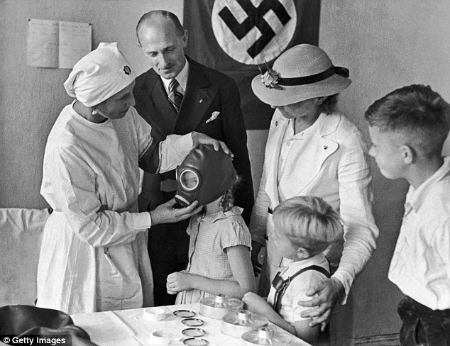 Resultado de imagen de experimento en gemelos nazis