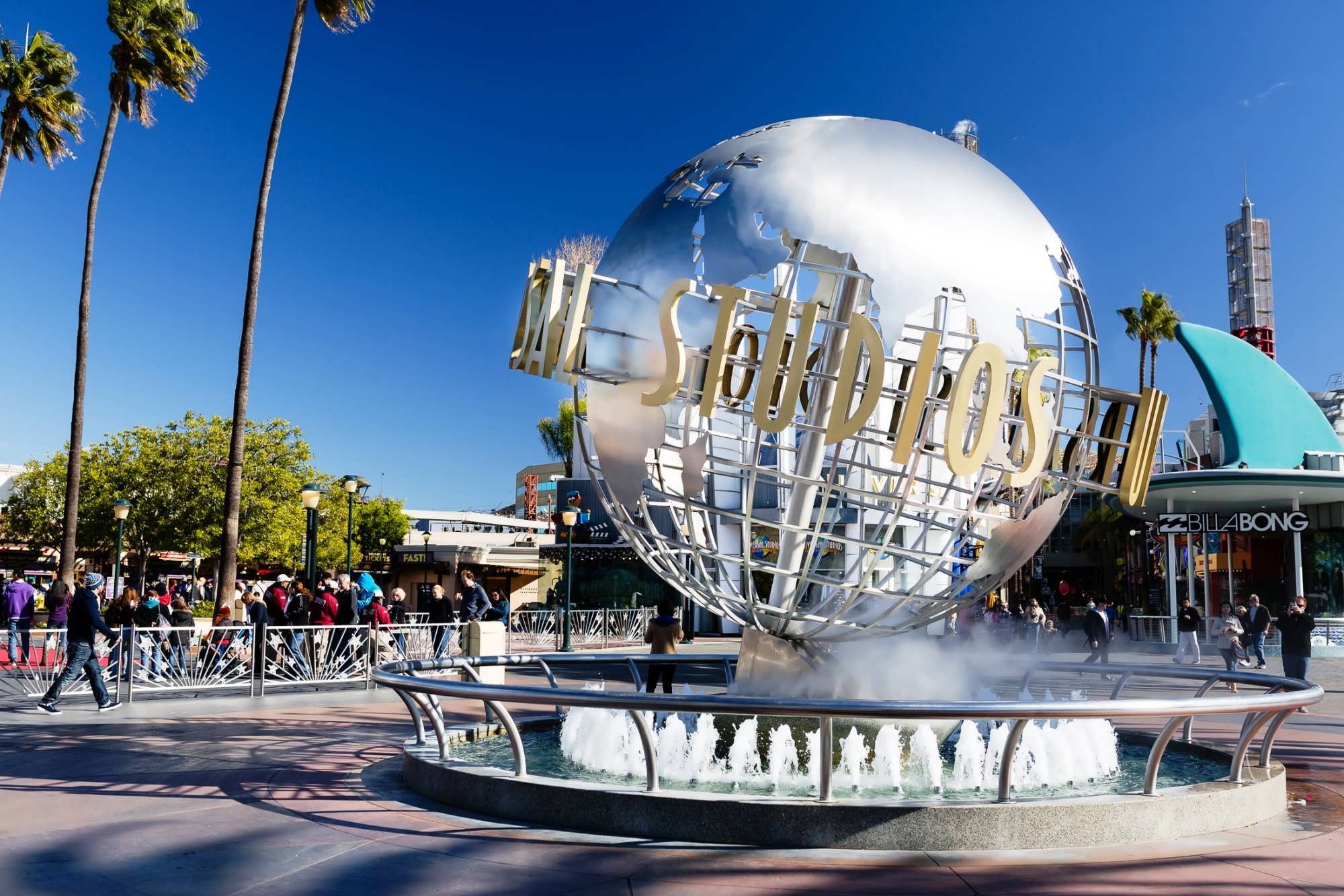 Universal studios парк. Юниверсал Лос Анджелес. Лос Анджелес Юниверсал парк. Студия Юниверсал в Лос Анджелесе. Юниверсал студио Лос Анджелес парк.