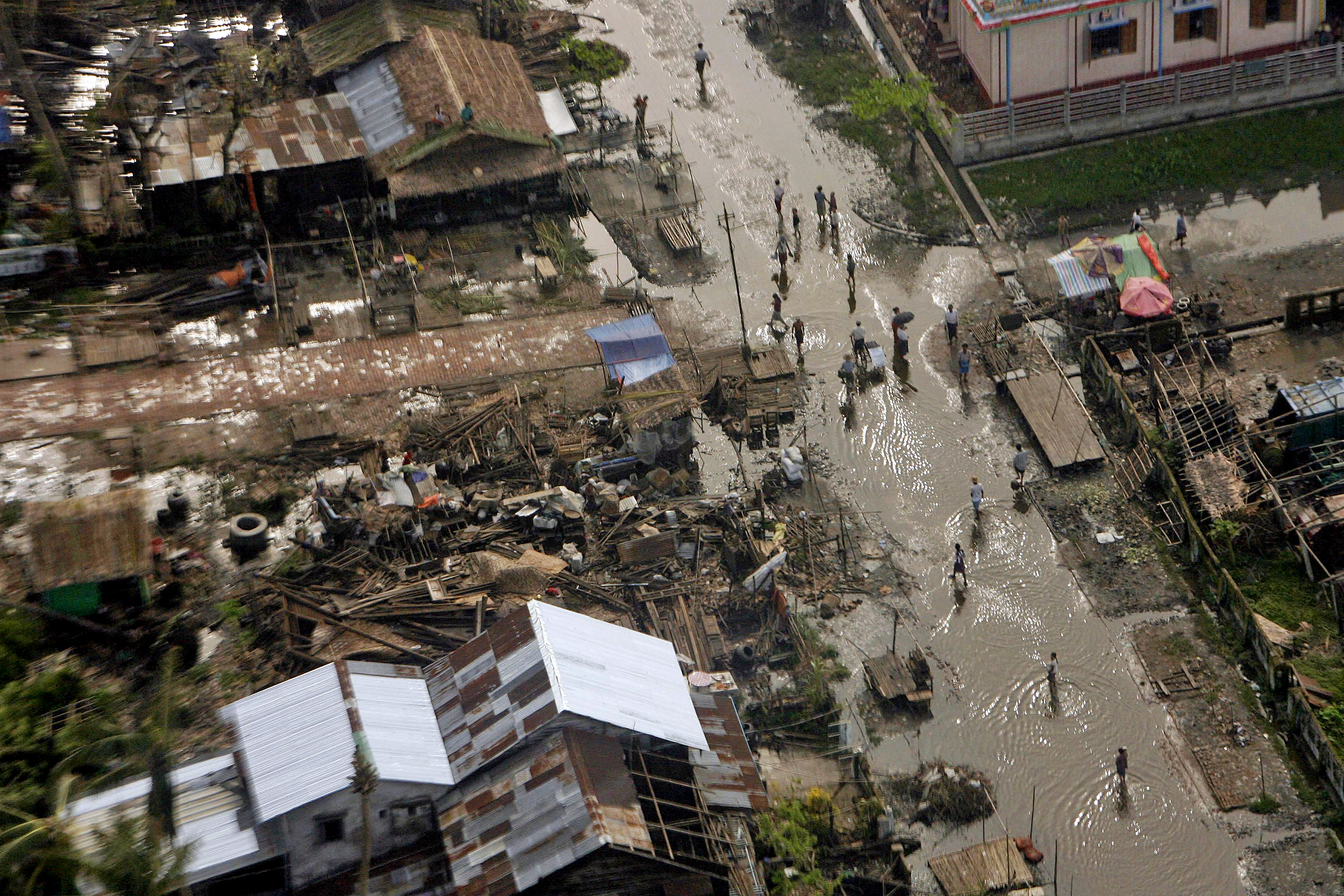 5 natural disasters. Циклон Наргис в Мьянме 2008. Тропический циклон Наргис в Мьянме. Метеоцунами на берегах Мьянмы в 2008 году. Циклон Nargis (2008).