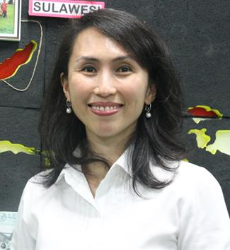 CV Ibu Connie at emaze Presentation