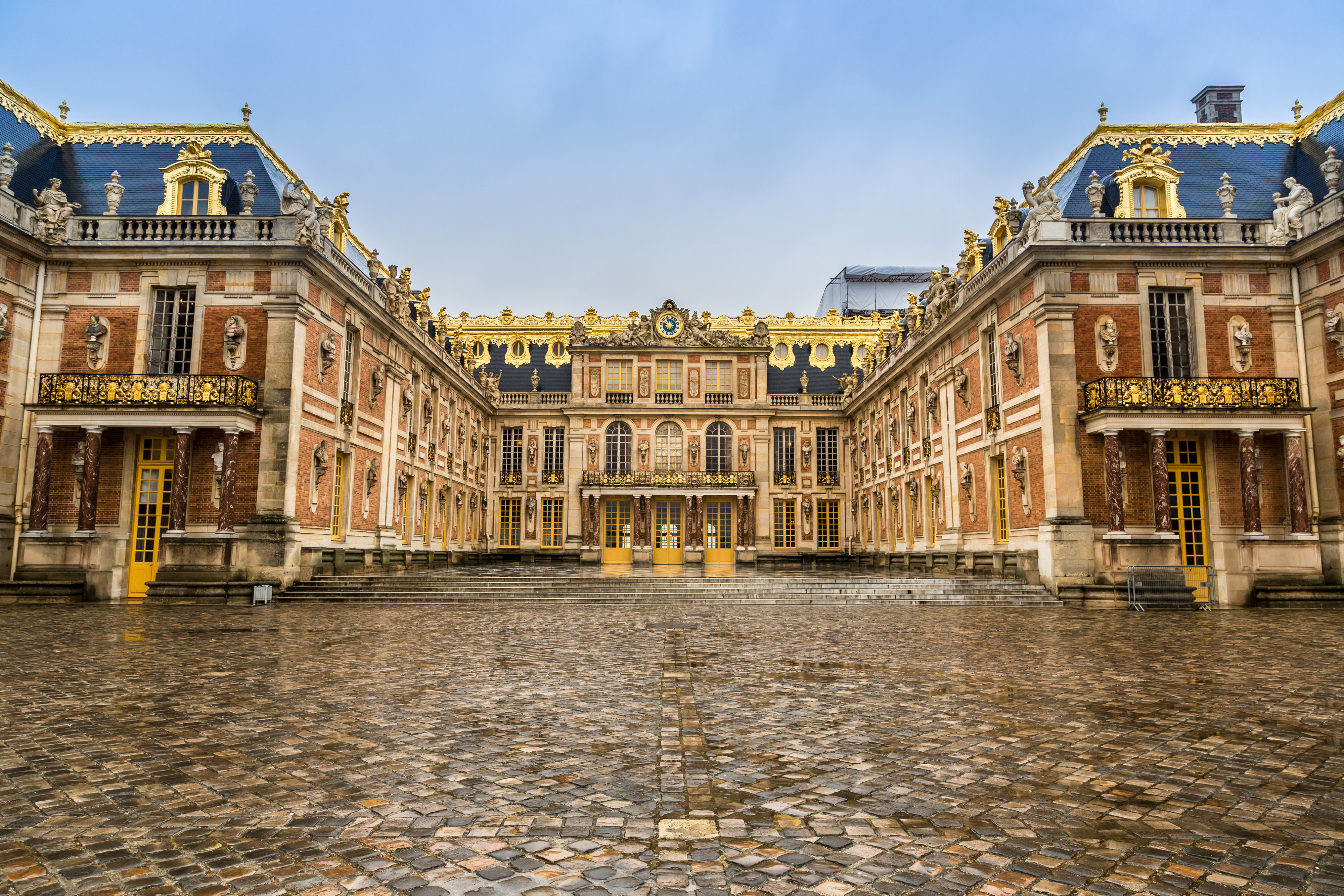 Chateau versailles. Версальский дворец дворцы Франции. Версальский Королевский дворец Франция. Замок Версаль в Париже.