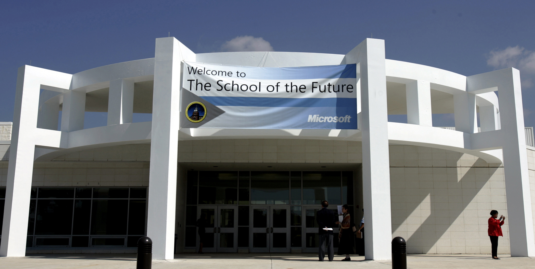 Unusual schools. Школа будущего (the School of the Future), США. Школа будущего в Филадельфии. Школа будущего фото. Школа будущего Microsoft.