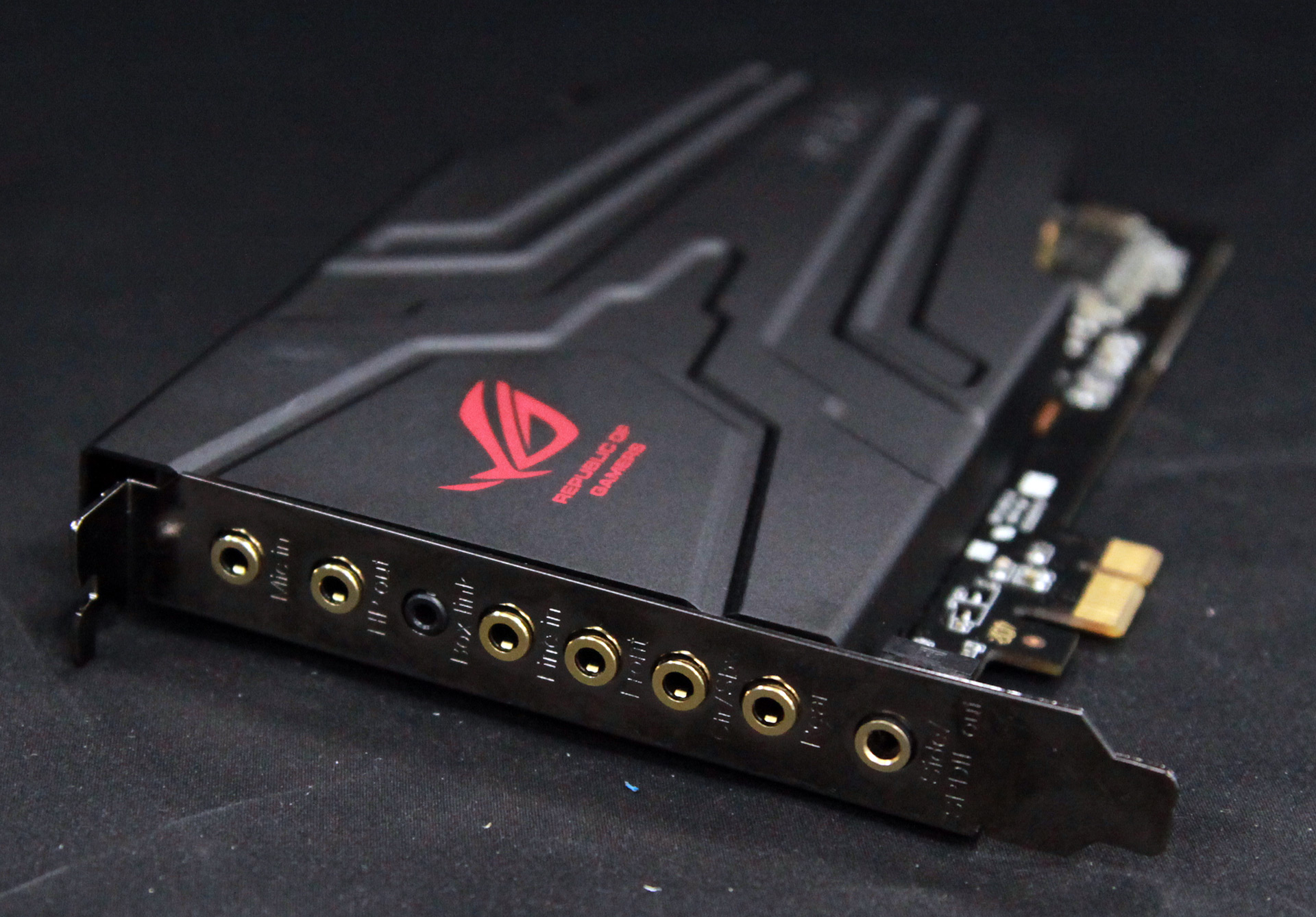 Что лучше creative sound blaster z или asus strix soar